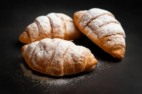 Croissant relleno de chocolate