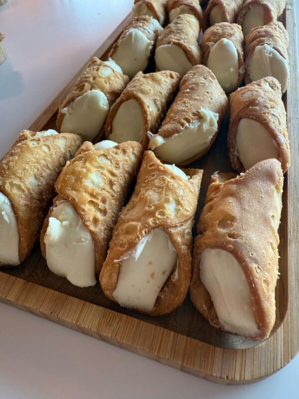 Cannolos sicilianos
